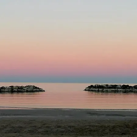 Fronte Mare 60 Апартаменты Римини